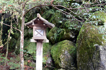神社の灯篭