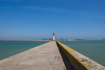 Jet&eacute;e &agrave; Saint-Vaast-la-Hougue