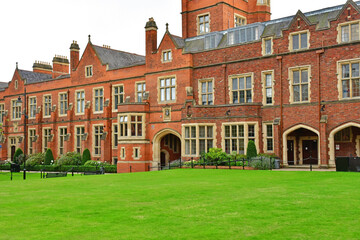 Fototapeta na wymiar Belfast; Northern Ireland - september 15 2022 : the Queen's University