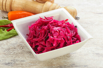 Marinated cabbage with beetroot and spices