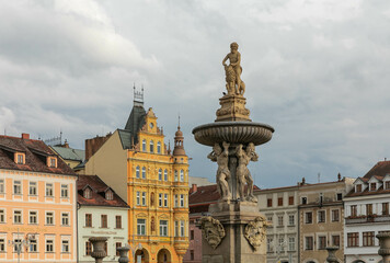 Obraz premium Elementi architettonici della Piazza quadrata di Přemysl Otakar II, České Budějovice, Boemia, Cechia