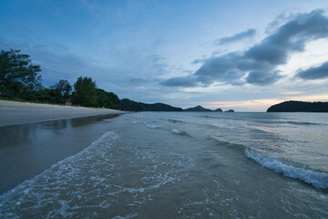 Naklejka premium sunset at the beach in langkawi