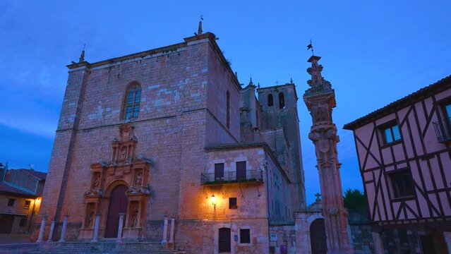 Rollo or Picota in the Plaza Mayor of the town of Pe&ntilde;aranda de Duero. Municipality of Pe&ntilde;aranda de Duero. Province of Burgos. Castile and Leon. Spain. Europe