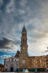 Fototapeta premium The Seo del Salvador en su Epifanía is one of the two metropolitan seos or cathedrals of the archdiocese of Zaragoza, along with the cathedral-basilica of Nuestra Señora del Pilar. Zaragoza 