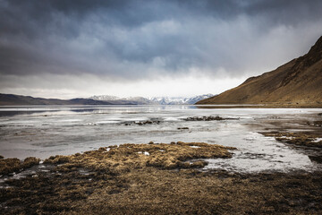 Obraz premium Winter Scene: Frozen Lake Tso Moriri, Ladakh, India