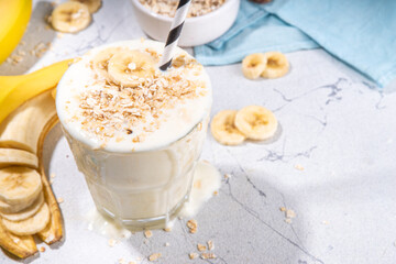 Banana oatmeal smoothie