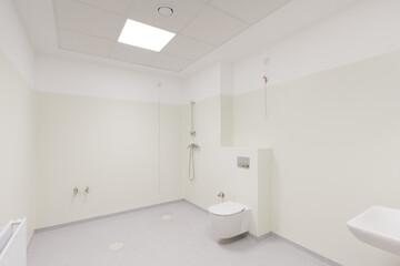 Zupełnie nowa toaleta/łazienka w szpitalu/klinice