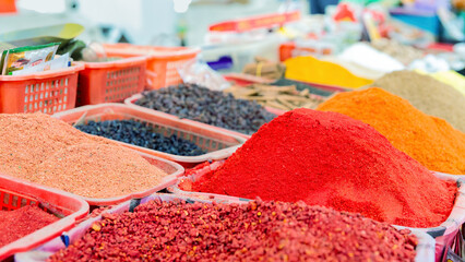 Multicolored spices at Siab or Siyob bazaar (Siyob bozori), Samarkand, Uzbekistan, Central Asia