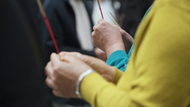 hands with incents