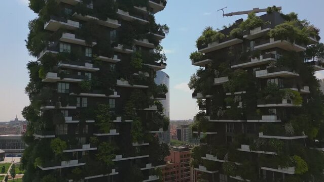 Bosco verticale vertical forest sustainable architecture milan cityscape