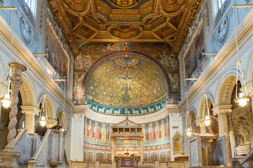 Fototapeta na wymiar Interior view of richly decorated Basilica in Italy