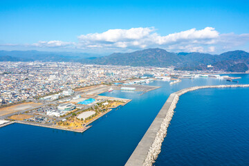 焼津港親水広場ふぃしゅーなと焼津港（静岡県焼津市）