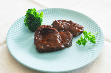 赤ワインの牛すね煮込み