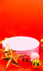 Fondo navideño vertical color rojo ideal para colocar algún producto 