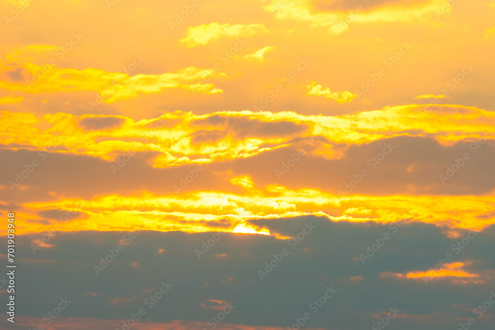 Wall mural sunset sky with sunset clouds, sun rays and dramatic sky - Wall murals