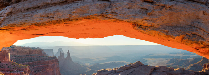 Mesa Arch Sunrise: 4K Ultra HD View at Canyonlands National Park, Utah, USA