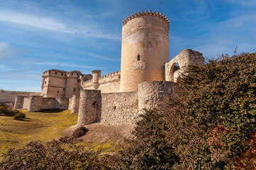 Fototapeta na wymiar Medieval Castle of the Dukes of Alburquerque or Cuellar - Segovia.
