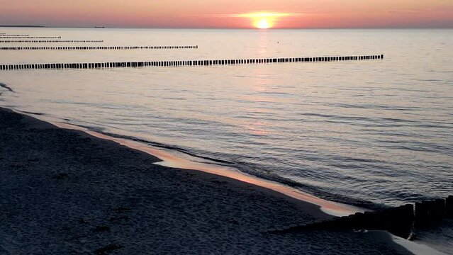 Sonnenuntergang am Strand von Zingst, Darss, Deutschland