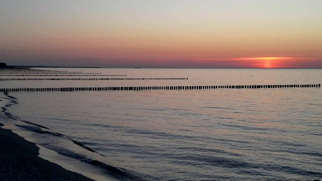 Sonnenuntergang am Strand von Zingst, Darss, Deutschland