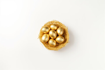 Obraz na płótnie Canvas Golden eastern eggs in decorative nest