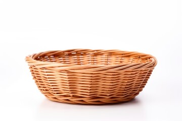 Obraz premium Isolated white wicker basket Easter