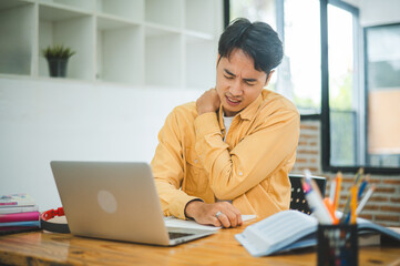 Office syndrome occurs when college students work and study online for extended periods of time and have body aches and pains.