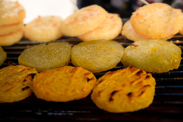 Khao Jee, grilled sticky rice with egg