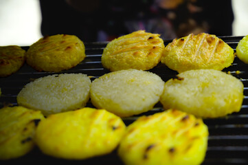 Khao Jee, grilled sticky rice with egg