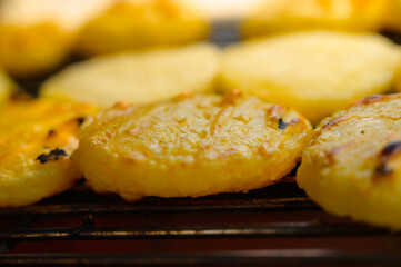 Khao Jee, grilled sticky rice with egg