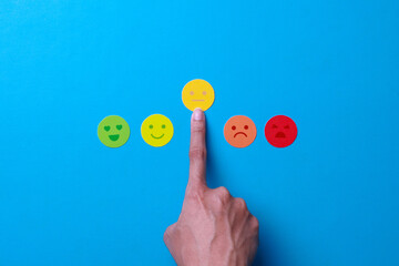 Customer hand choose on average flat face rating for a satisfaction survey.