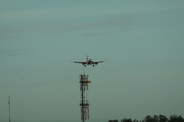 Obraz premium voyage en avion, avion en décollage, aéroport