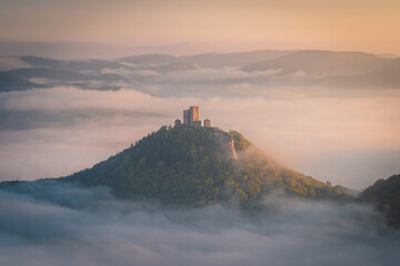 Obraz premium Burg Trifels 