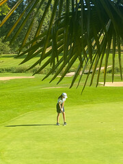 golfeuse sur le green