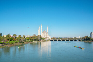Fototapeta premium The scenic view of Adana, Taş köprü, seyhan river and Sabancı Camii