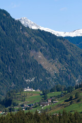 Blick zur Pfarrkirche Bucheben in Rauris	
