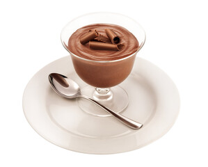 taça de vidro com mousse de chocolate ao leite isolado em fundo transparente