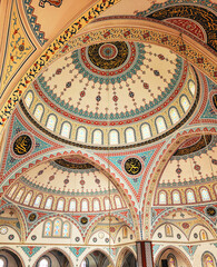 Wewnętrzna kopuła wewnątrz meczetu - obrazy, fototapety, plakaty