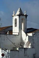 Fototapeta na wymiar Iglesia del Carmen en Tavira, Algarve, Portugal