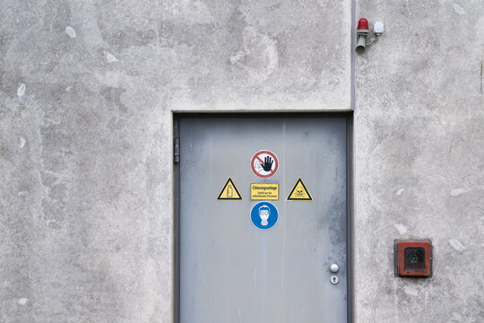 Warnschilder Gas, Chlorungsanlage Schwimmbad, deutsch