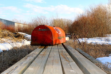 A fuel tank on dunnage
