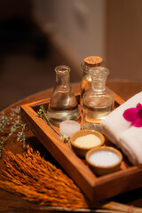 Obraz na płótnie Canvas Thai massage oil massage spa room Raw materials for massage Spa compress