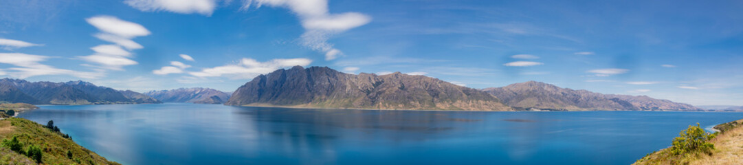 Fototapeta na wymiar the panorama view of lake Hawea. It is in the Otago Region New Zealand, at an altitude of 348 metres. It covers 141 km² and reaches 392 metres deep.