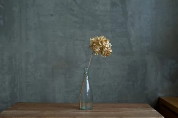 Kissenbezug 花瓶に入れたドライフラワーのあじさい © Takahiro