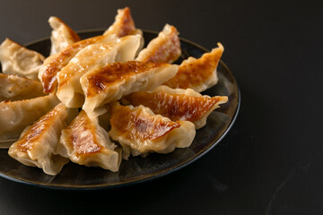 焼き餃子　皿盛り　アップ　chinese dumpling, Gyoza, close-up