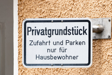 Verkehrszeichen kennzeichnet Privatgrundstück