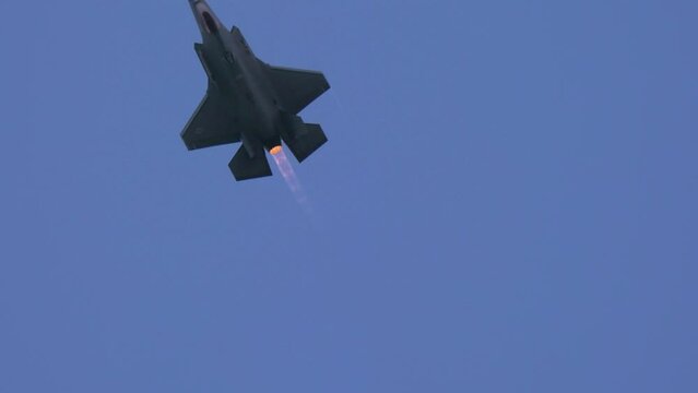 Evening Show at Abbotsford Airshow, F35 Solo Display