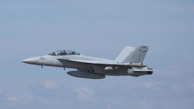 Naval EA-18 Growler Fighter Jet Flyby at Abbotsford 2023 Airshow TRACK