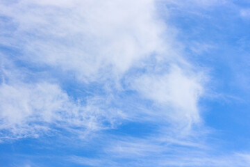 Naklejka na ściany i meble 爽やかな青空と白い雲