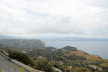 La côte d'Agia Galini et le mont Vouvala près de Spili en Crète