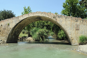 Le vieux pont sur le Megalopotamos à Kato Preveli près de Spili en Crète